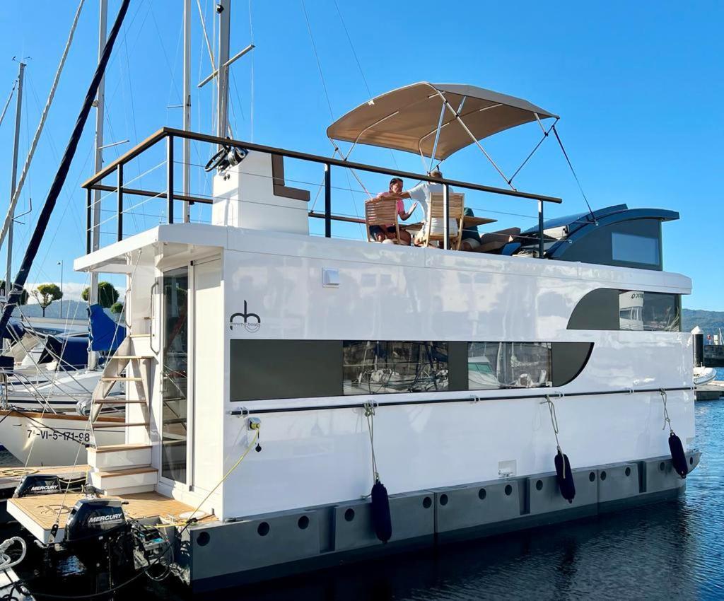 Casa Flotante En El Puerto De Vigo - Different Charter酒店 外观 照片