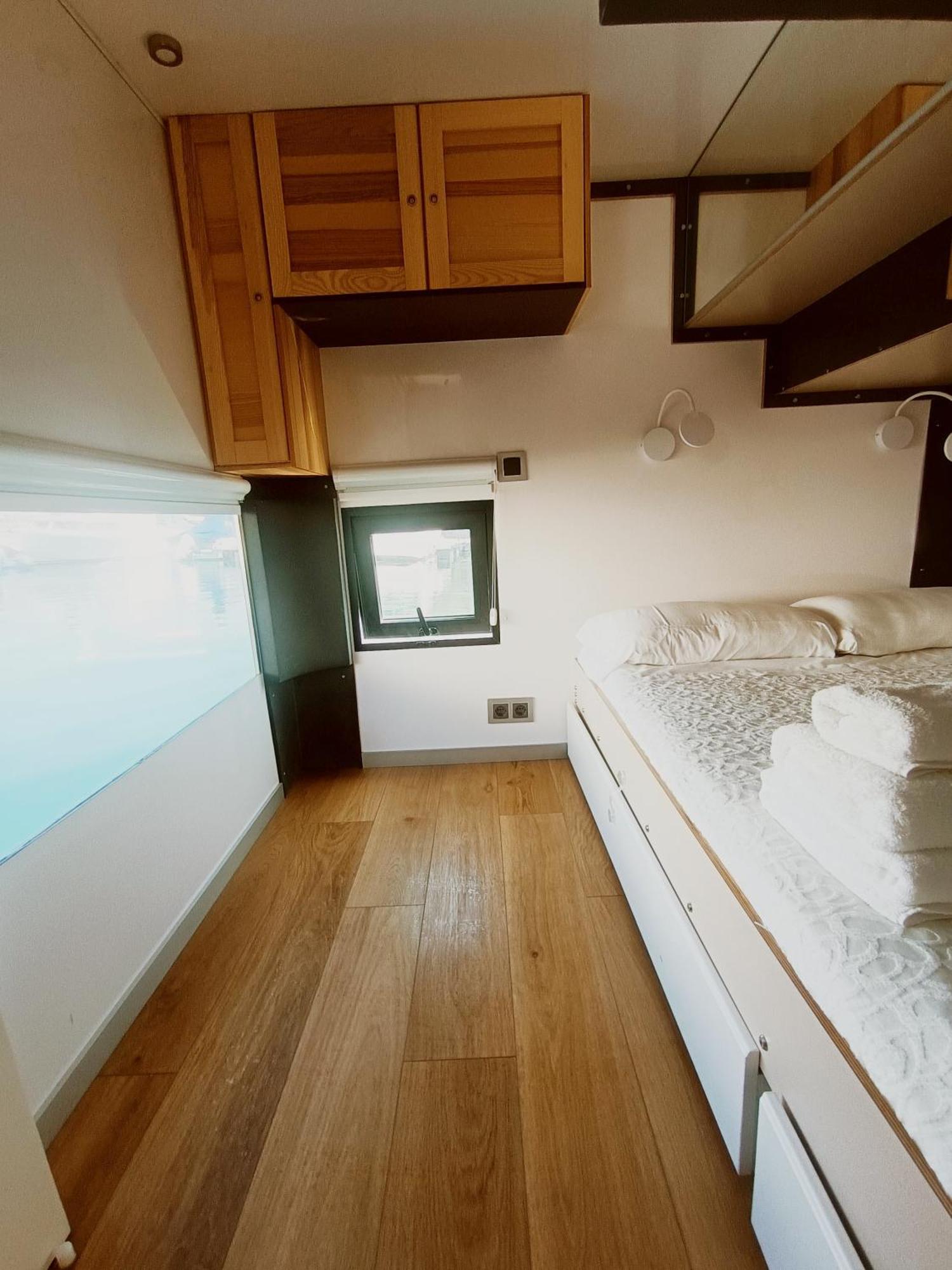 Casa Flotante En El Puerto De Vigo - Different Charter酒店 外观 照片