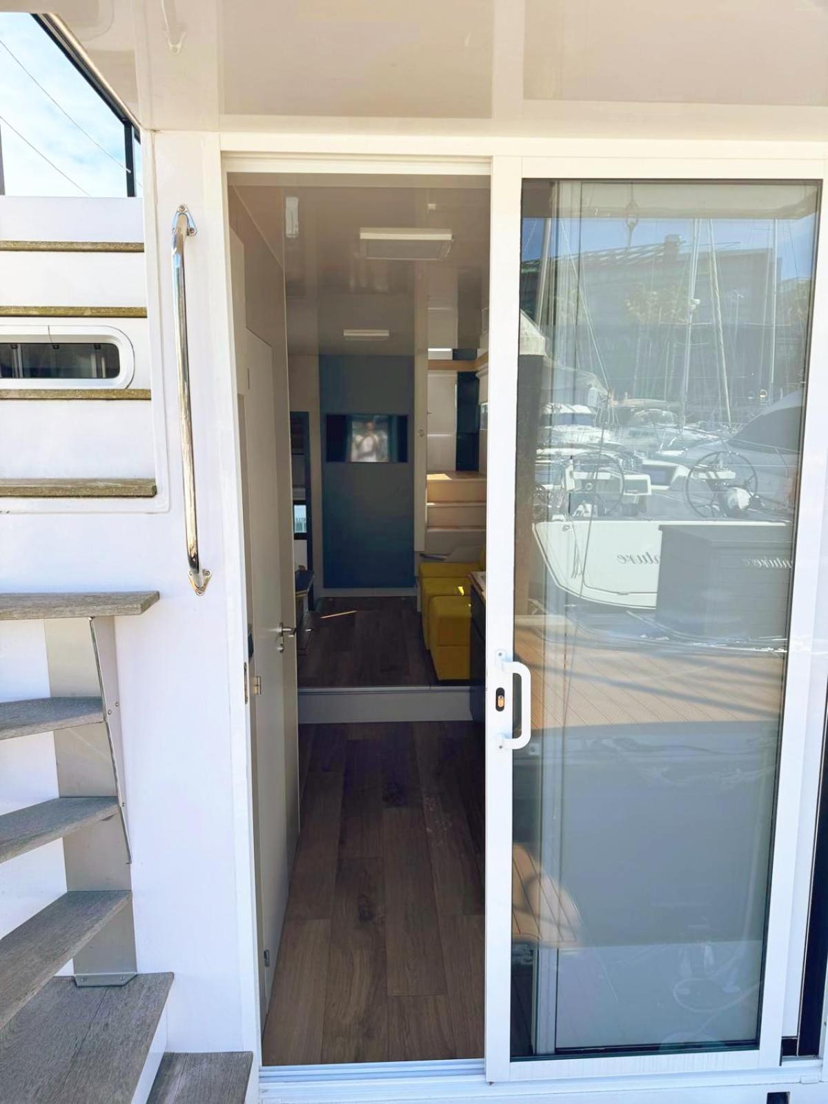 Casa Flotante En El Puerto De Vigo - Different Charter酒店 外观 照片