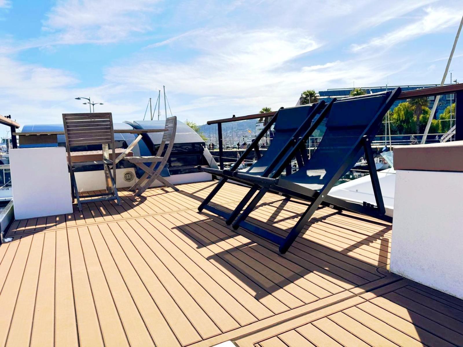 Casa Flotante En El Puerto De Vigo - Different Charter酒店 外观 照片